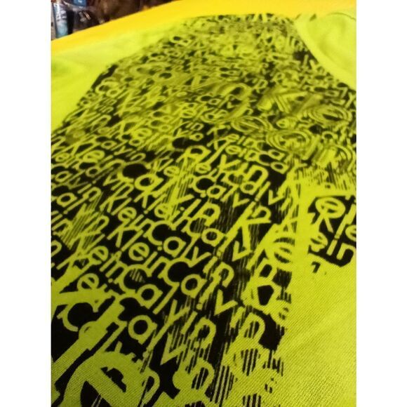 Calvin Klein v neck tee - Picture 6 of 12